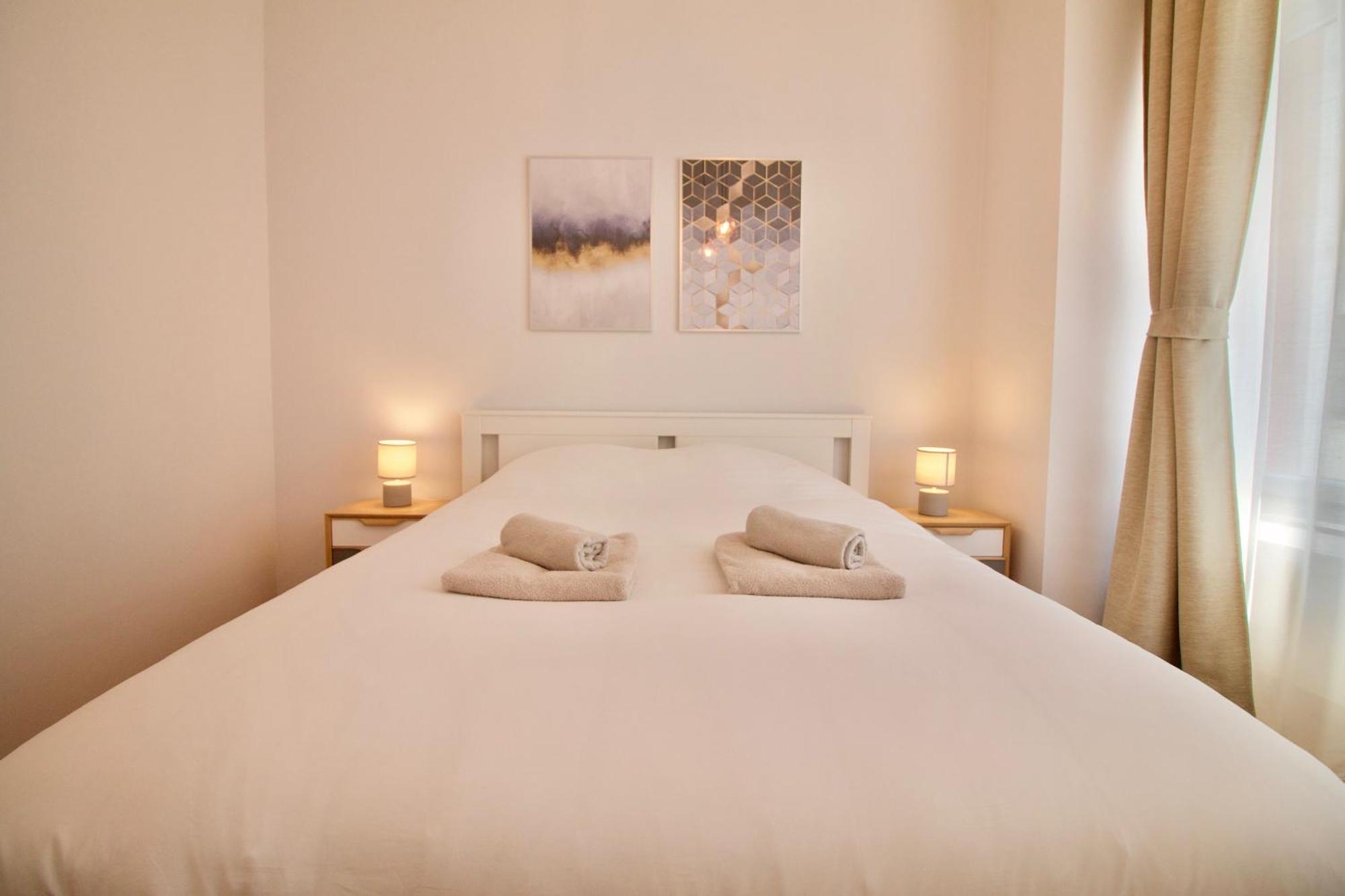 Heart Of Grand Place - Stunning 3Br Triplex Brussels Exterior photo